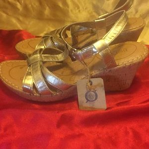 Born beautiful and comfortable sandals